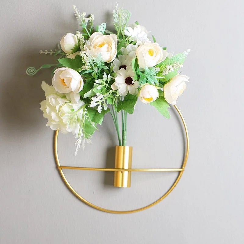 Vegghengt Blomstervase i metall 